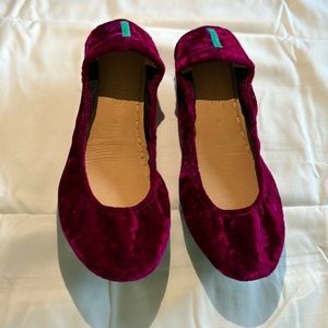 Tieks limited edition Tyrian purple velvet flats Size 6